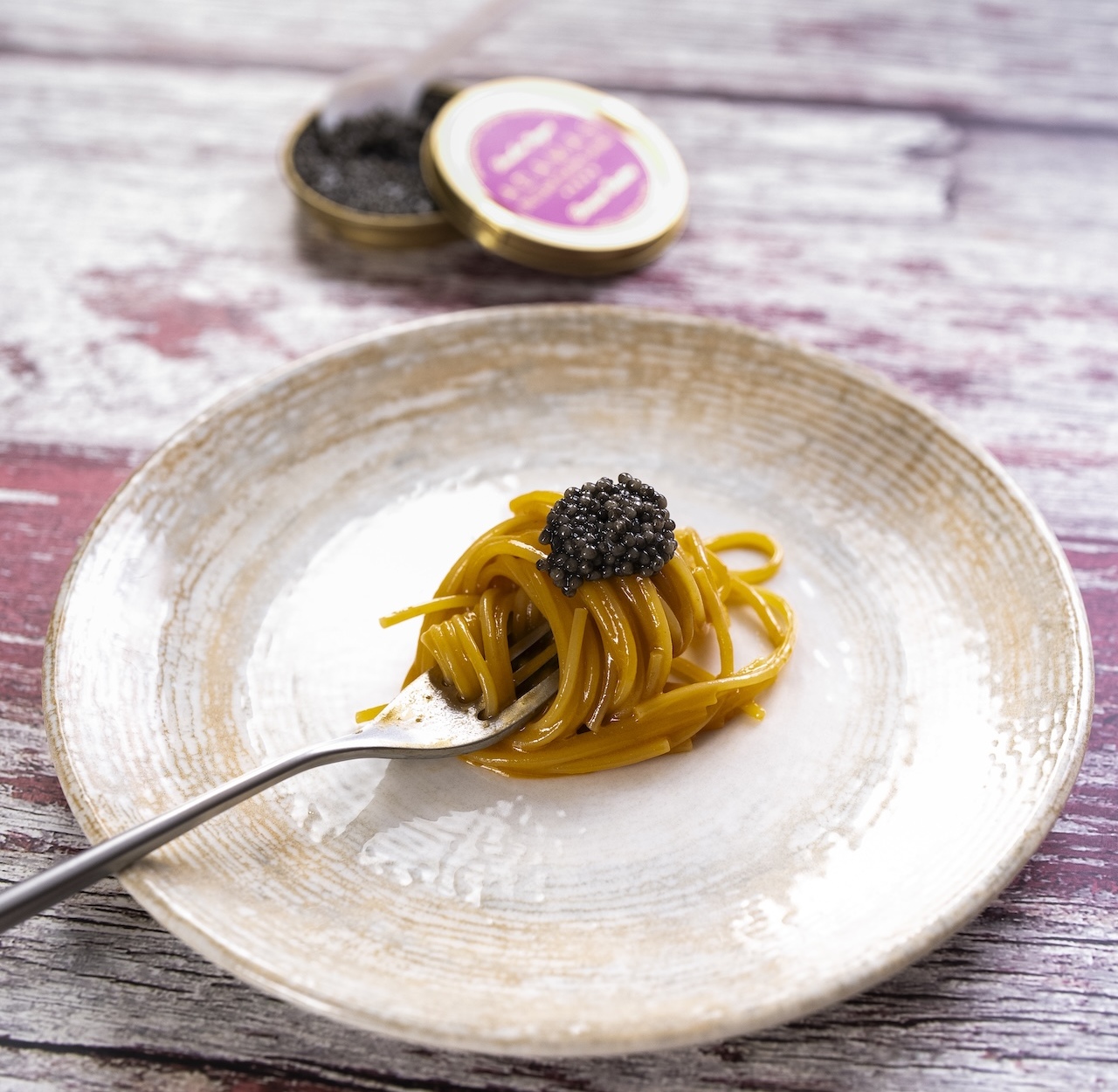 Spaghetti cooked in bisque with Adamas Premium Oscietra